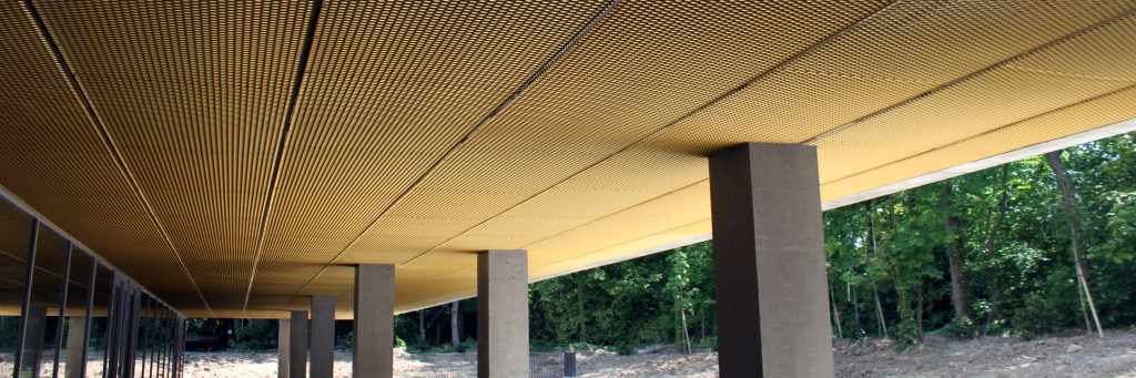 Afracom_edhec_lile_plafond_metal_deploye_sous_face