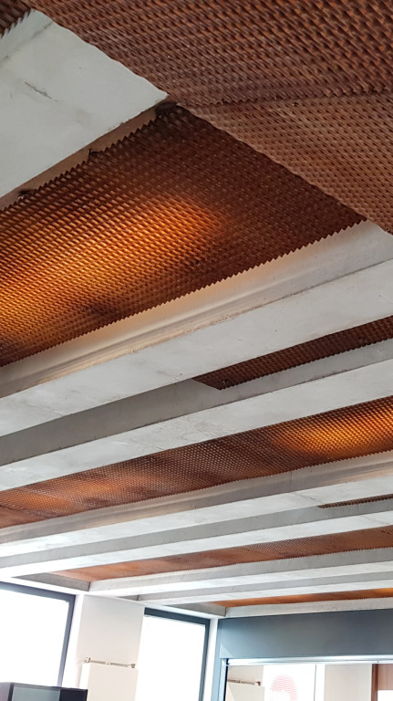 Afracom_fac_medecine_montpellier_bandeaux_metal_deploye_acier_corten